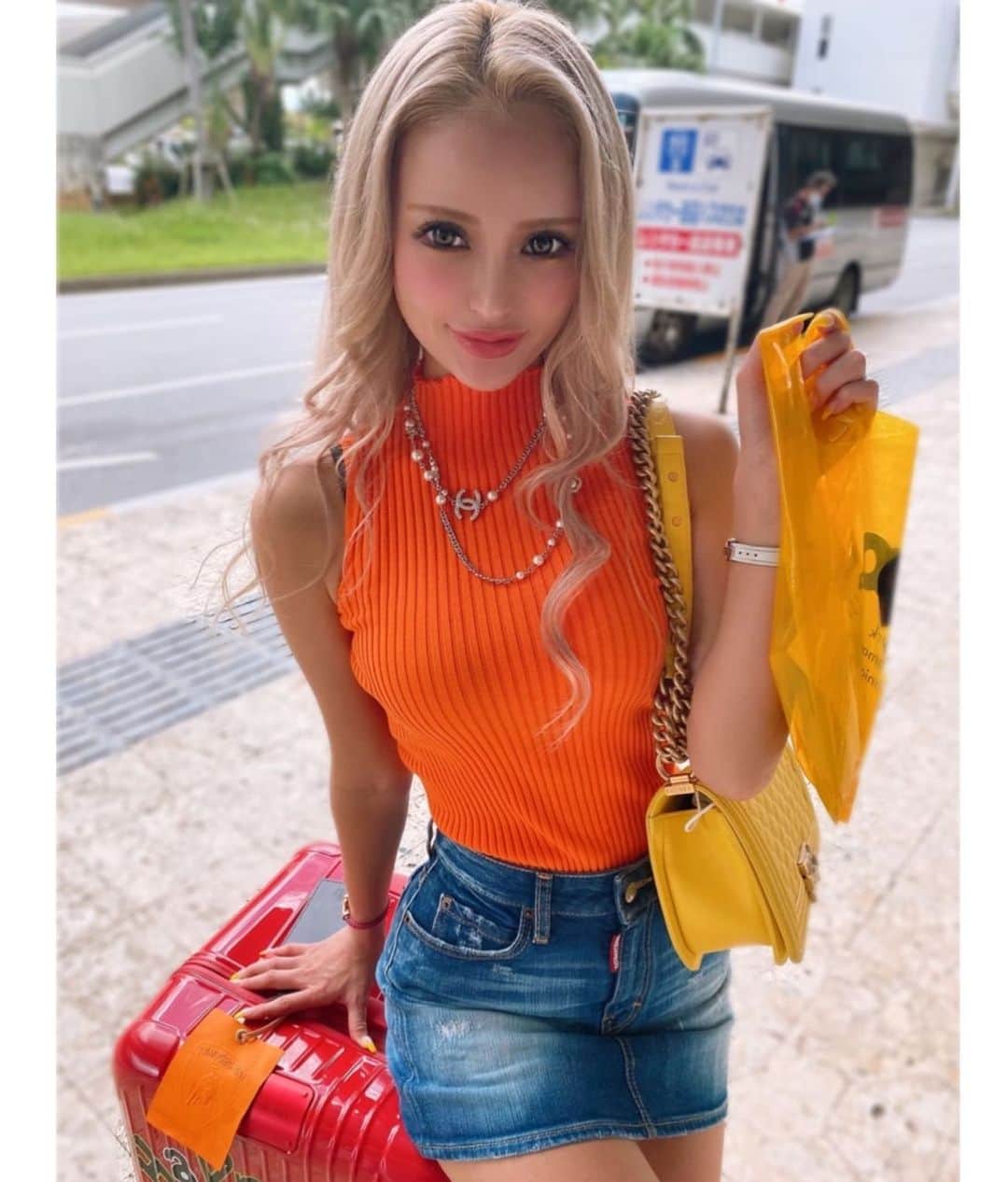 ぱぴのインスタグラム：「. . 早く爆食い旅行✈️したいのだ🏝💕 旅行で最初に食べるのはハンバーガー🍔て 決めておる😏🐷大好きなポーたまおにぎり🍙も 早く食べたいなっ🤤🤤🤤❤️ . .」