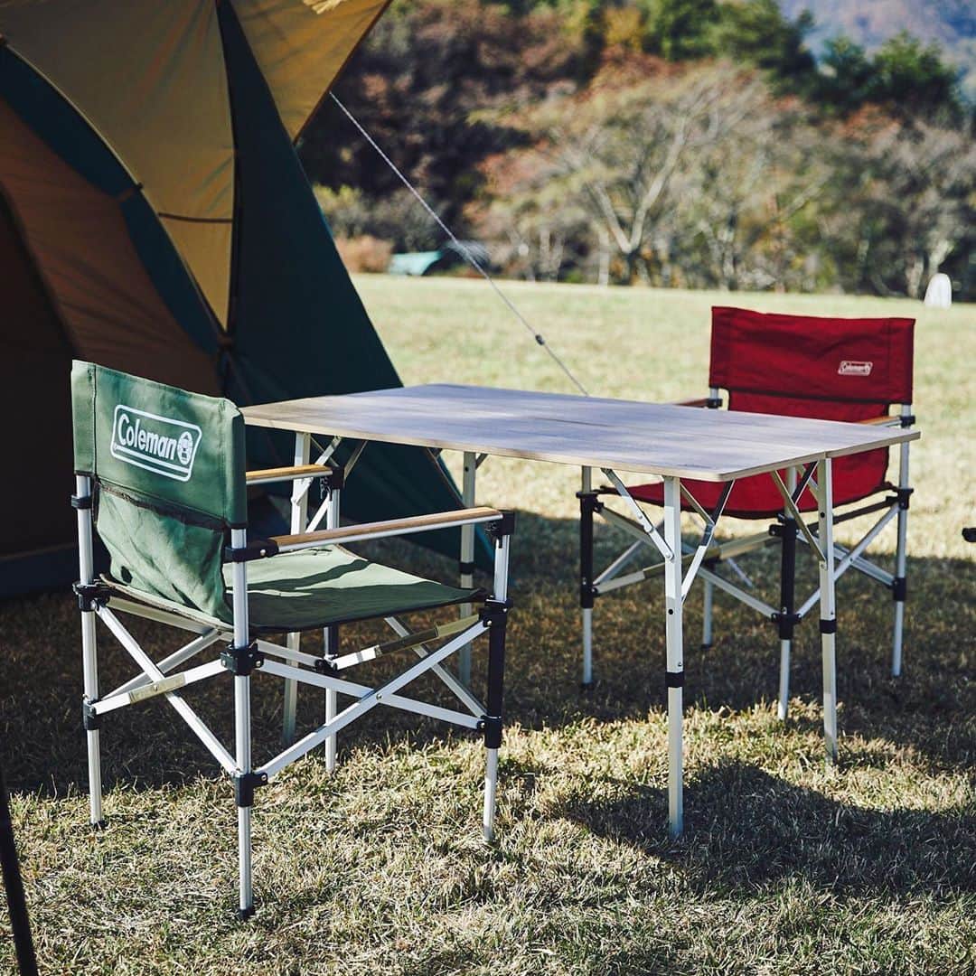 Coleman Japanのインスタグラム：「＼快適なチェアを見つけよう💺／  食事をしたりお酒を飲んだりとチェアに座って過ごすことが多いキャンプやBBQ🏕 ・ 豊富な種類のコールマンのチェアから、自分のスタイルにぴったりの快適なチェアを見つけてください👍 ・ ・ ・ #灯そうColeman #灯そうコールマン #灯そう #Coleman #コールマン #Camp #キャンプ #Outdoor #アウトドア #Tent #テント #コールマンテント #コールマンチェア #チェアリング」