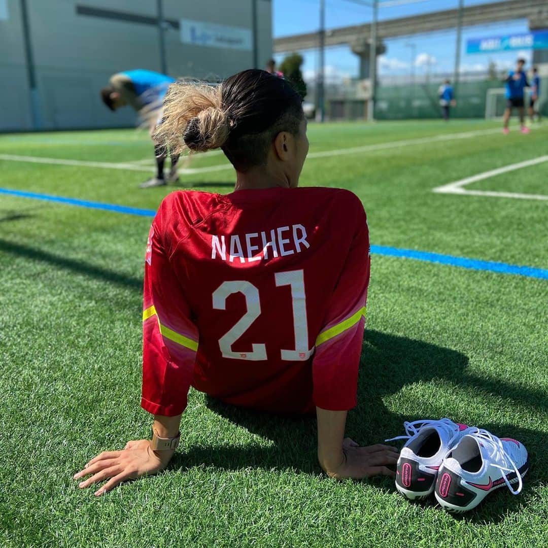 大儀見優季のインスタグラム：「Feeling fall 🍂⚽️ #Nike #NikeJapan #phantomgt  #alyssanaeher」