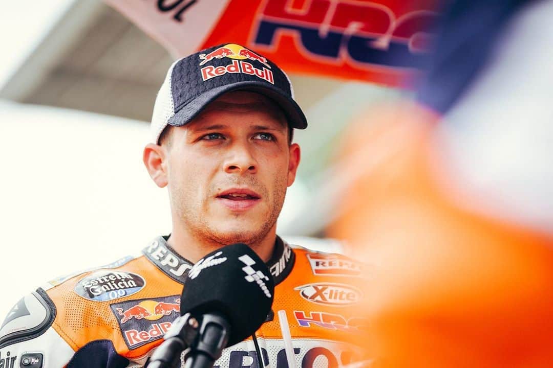 レプソル・ホンダのインスタグラム：「Calm final moments on the grid. ⠀⠀⠀⠀⠀⠀⠀⠀⠀ #CatalanGP MotoGP #AM73 #AlexMarquez73 #SB6 #StefanBradl #Repsol #Honda #RepsolHonda #HRC #RC213V #ThePowerOfDreams #Racing #Motorcycle #Team #OneHeart」