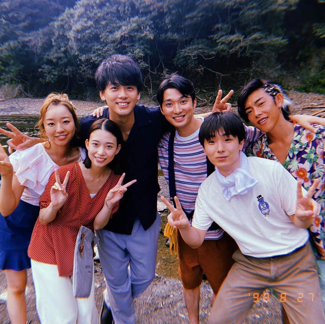 のインスタグラム：「報告です！ 「竹内涼真の撮休」に出演します！ 8ストーリーあってそのうちの1つに出ます！ たけりょうとの撮影は久しぶりで最高でした。 #竹内涼真　#竹内涼真の撮休 #ドラマ」