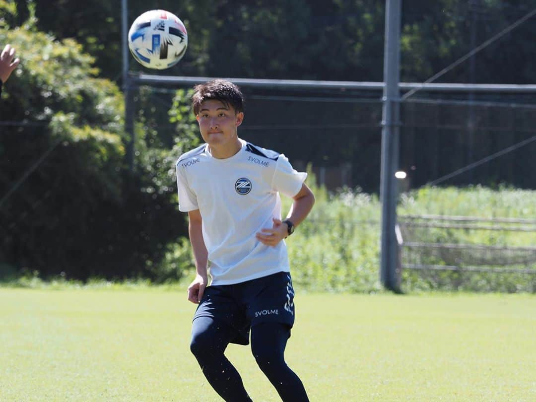 FC町田ゼルビアさんのインスタグラム写真 - (FC町田ゼルビアInstagram)「本日のトレーニングフォト(10枚)👟⚽️ スワイプしてね→📸 . 🗓9月28日(月) 1️⃣ #晴山岬 2️⃣ #橋村龍ジョセフ 3️⃣ #中島裕希 4️⃣ #下坂晃城 5️⃣ #土居柊太 6️⃣ #ノリエガエリック 7️⃣ #青木義孝 8️⃣ #福井光輝 9️⃣ #ジョンチュングン 🔟 #マソビッチ #ドリアンバブンスキー #ステファン  #FC町田ゼルビア #zelvia #Jリーグ #サッカー #スポーツ #soccer #football #jleague #町田 #svolme #トレーニング #イケメン」9月28日 20時31分 - fcmachidazelvia