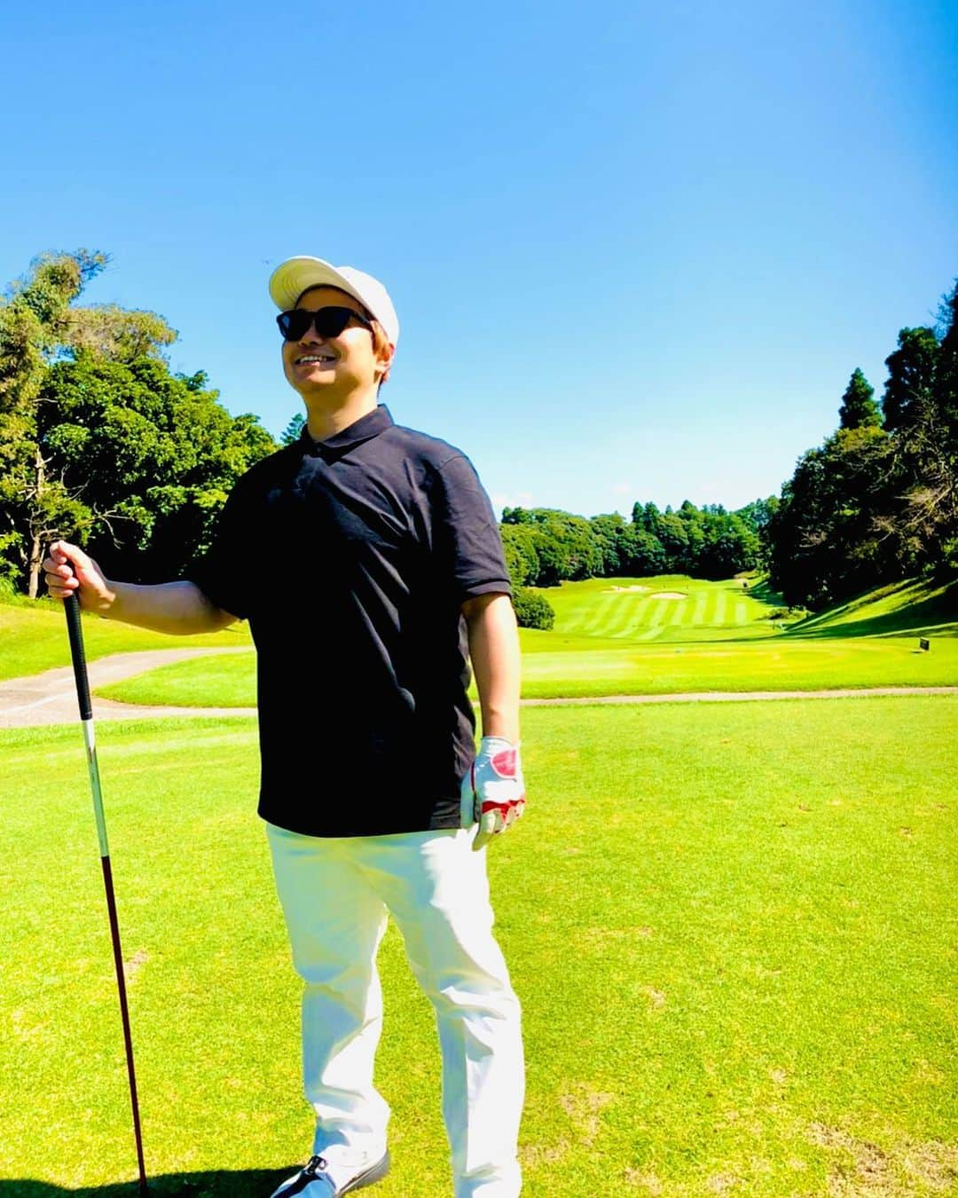 はぎちゃんさんのインスタグラム写真 - (はぎちゃんInstagram)「ほぼほぼ人生初のゴルフコースでした⛳️ゴルフおもろ！もっと上手くなりたい！ #ゴルフ #初心者 #東京湾カントリークラブ  #自分の写真やのに #腹立つ #中国の富裕層 #爆買い中国人 #コントロール0のパワー馬鹿 #スコアは151 #初期のポケモン図鑑コンプリートか #もうええわぁ」9月28日 20時49分 - hagichan0524