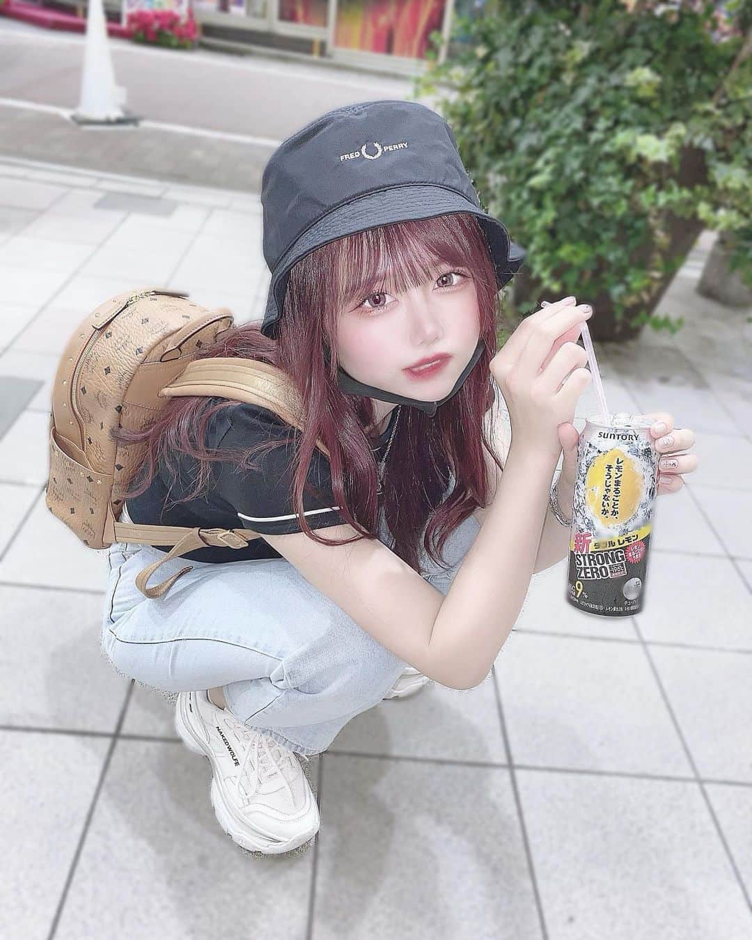 りなたろすさんのインスタグラム写真 - (りなたろすInstagram)「﻿ ﻿ 渋谷メルトダウンしちゃう前に﻿ 外でスト缶ストローで﻿ 飲むの辞めたい(🎀°-°)🔪﻿ ﻿ ﻿ ﻿ ﻿ ﻿ ﻿ ﻿ ﻿ ﻿ ﻿ ﻿ ﻿ ﻿ #レモンまるごとかそうじゃないか  #酒は飲んでも飲まれるな #スト缶しか勝たん #shibuyameltdown #歌舞伎町のランドセル #mcm #渋谷」9月28日 20時49分 - 1103r_h