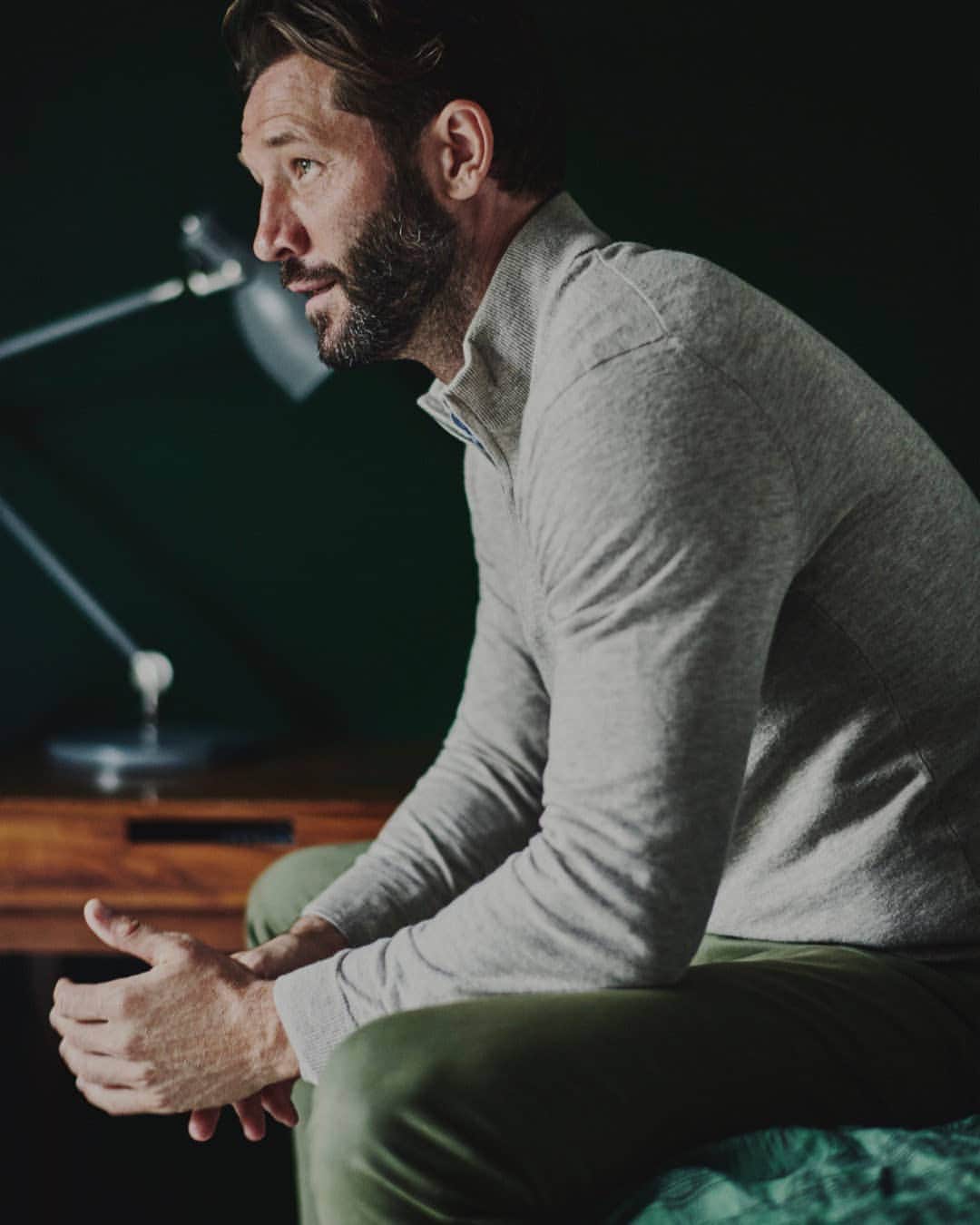 ハケットのインスタグラム：「All eyes on our signature knitwear, that promises to go the extra mile – no matter where you’re heading. #STAYHackett」