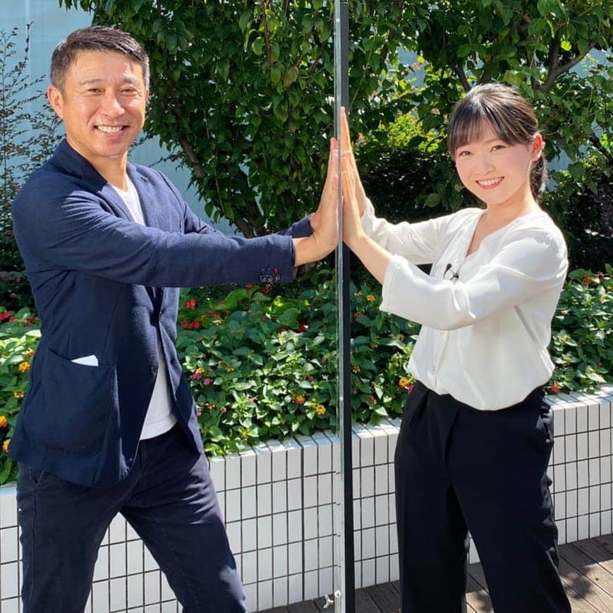佐藤裕二さんのインスタグラム写真 - (佐藤裕二Instagram)「今日は、な、な、なーんと「ドデスカ！」のロケwithなぐちゃん！ 私めの大好きなアレを食べました〜。 おいしかったな〜。  今週金曜日の放送予定です。 是非、ご覧ください。  ロケもアクリル板をはさみました。  おいしかったな〜。  #コレクル #ロケ  #南雲穂波 #佐藤裕二  #メーテレ  #ドデスカ #アップ #ごちそうさまでした」9月28日 20時52分 - karaage_satou