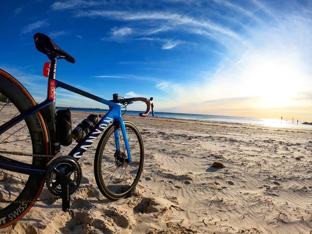 土井雪広さんのインスタグラム写真 - (土井雪広Instagram)「Adelaideの気候が気持ち良すぎた本日の夕方チョロリング。 チョロリング→ポタリング→サイクリング→レーシングを目標に走り始めます🚲😄もはやなんでも良いw  #canyonbikes #cycling #australia #adelaide #sunrise」9月28日 20時58分 - yukihirodoi.pic