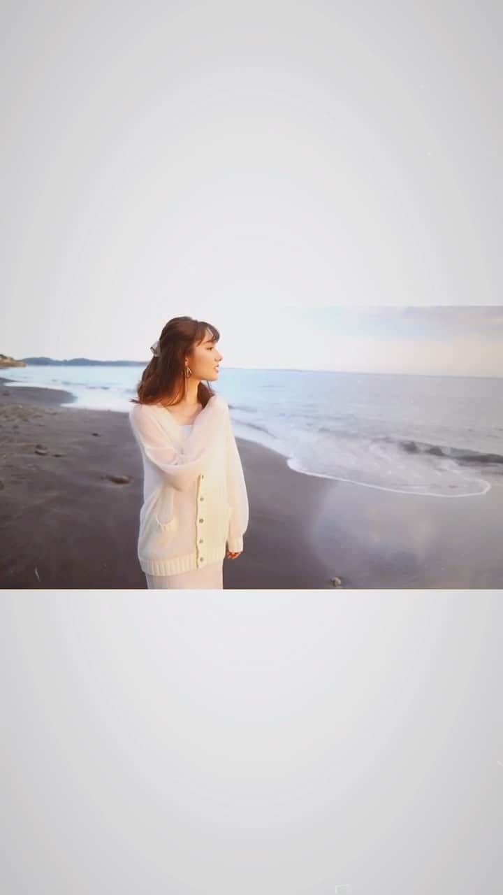 のインスタグラム：「. 撮影で久しぶりの海😌🐚 波の音と綺麗な夕日⛅️に癒され、 リフレッシュできました🌊❤︎ . 📷( @yasuteru213 ) . #海 #shooting」