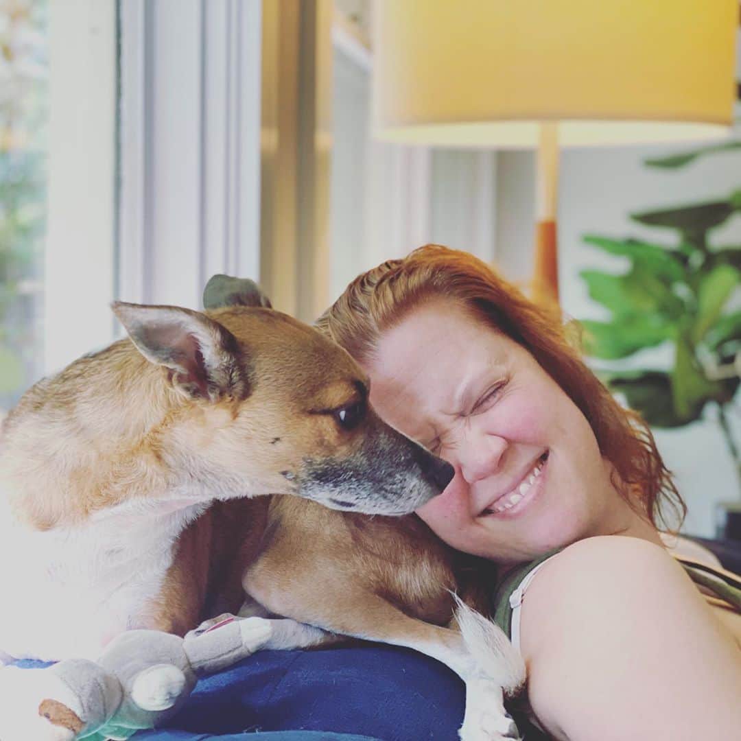 コリン・ドネルのインスタグラム：「It’s this amazing woman’s birthday! If I’ve learned anything, this past year especially, it’s that she’s got a strength and love inside her that is inspiring and infectious and a heart big enough for everyone to be wrapped up in. Happy Birthday @pattimurin! Cecily and I are very lucky you chose us ❤️❤️❤️」