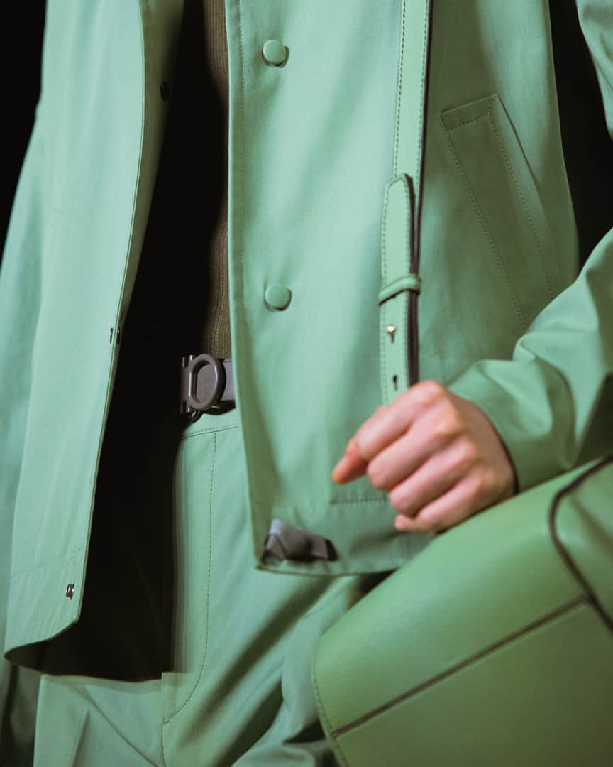 サルヴァトーレ・フェラガモのインスタグラム：「New colourways come to life in a Spring/Summer 2021 collection ripe with the Technicolor vibrance of some of Alfred Hitchcock’s classic films, that serve as the creative inspiration for #FerragamoSS21 by Creative Director Paul Andrew @paulandrewprivate」