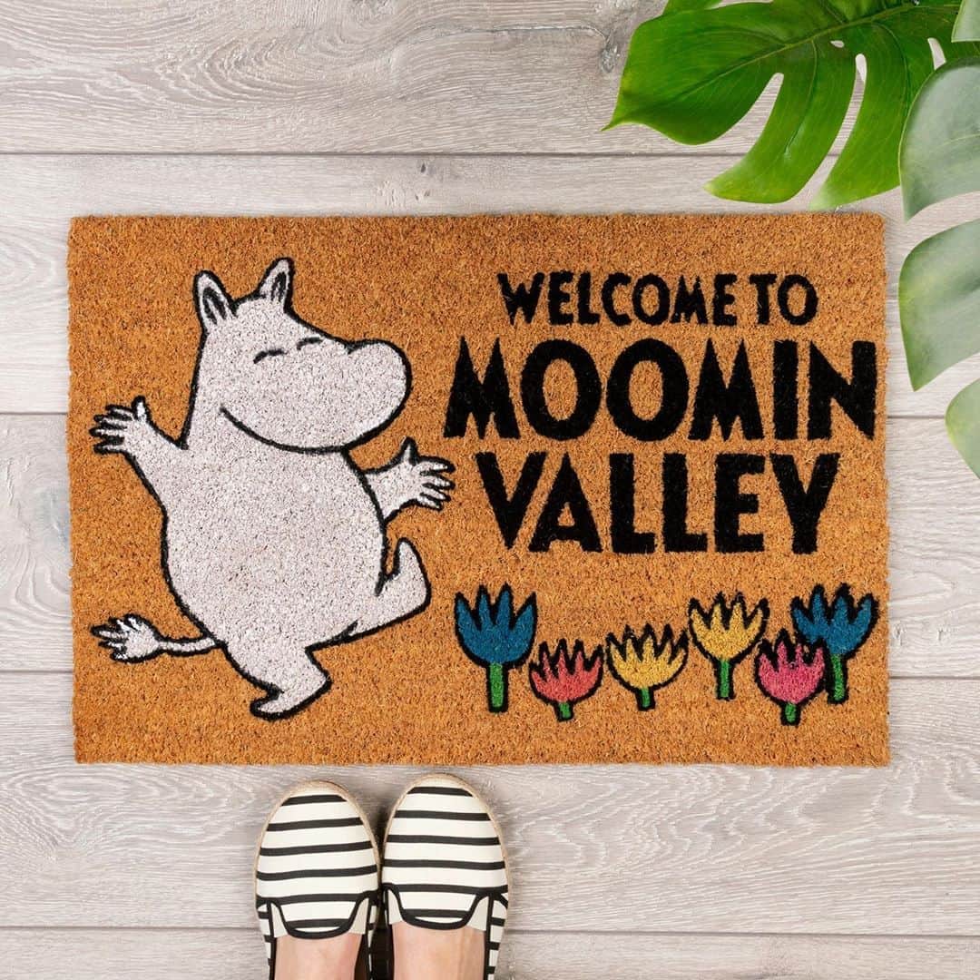 ムーミンさんのインスタグラム写真 - (ムーミンInstagram)「Always wanted to live in Moominvalley?🥰 🤗 This Moominous door mat is available on 👉 moom.in/valleydoormat ❤️  #moominofficial #moomin #truffleshufflecom @truffleshufflecom」9月28日 21時33分 - moominofficial