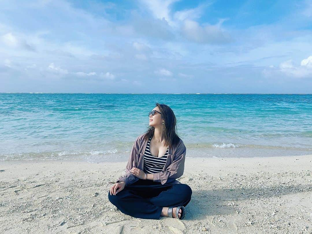 川崎美海さんのインスタグラム写真 - (川崎美海Instagram)「名前の通りやっぱ海が好き🏖  #美海 #沖縄　#沖縄旅行 #沖縄女子旅  #okinawa #travel ✈️ #海　#赤墓ビーチ #sea #beach #twice #DanceTheNightAway」9月28日 21時51分 - kawasaki.myu