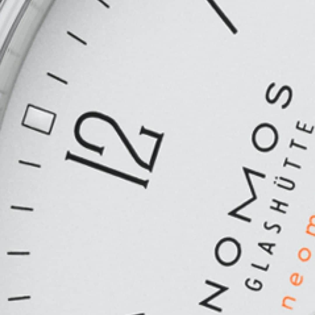 のインスタグラム：「The iconic typography might lead you astray today—can you recognize this sporty NOMOS watch?  #nomos #glashütte #nomosglashuette #macromonday」