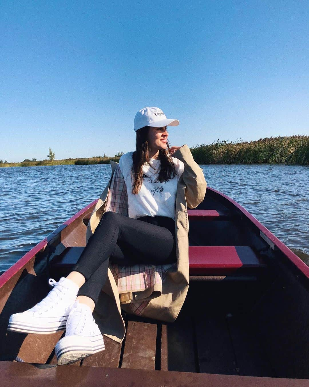 アンディー・トレスさんのインスタグラム写真 - (アンディー・トレスInstagram)「Finally went to Giethoorn, the “Venice of the Netherlands”. It was very very beautiful indeed 🛶 #giethoorn」9月28日 22時00分 - stylescrapbook