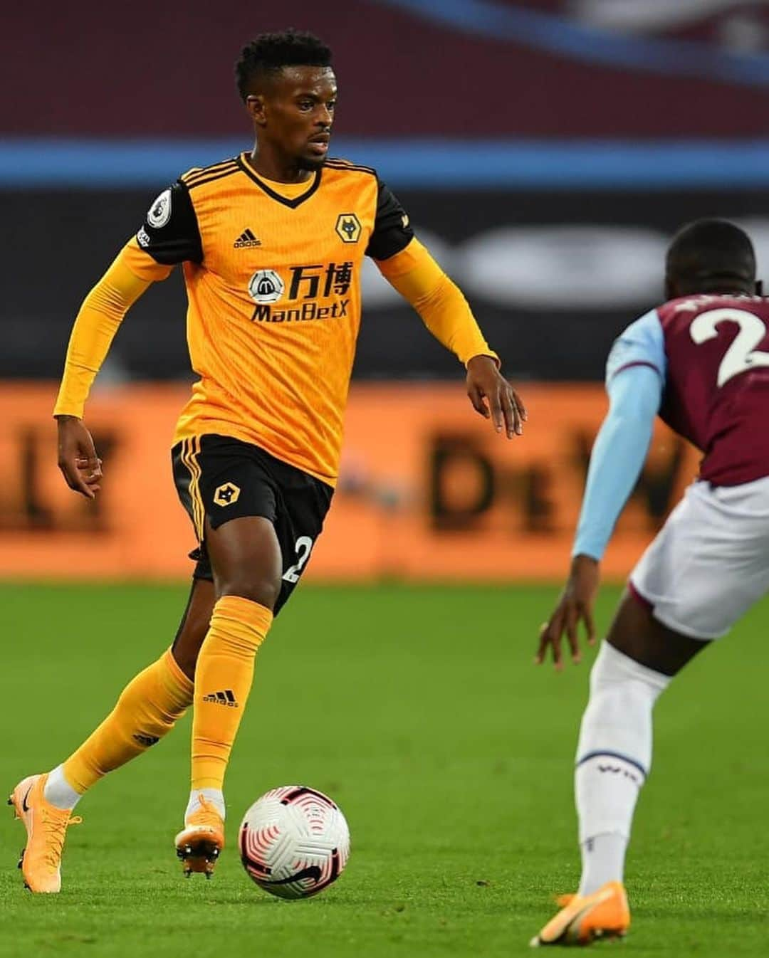 ネルソン・セメドさんのインスタグラム写真 - (ネルソン・セメドInstagram)「Not the result we wanted , but im very happy for my debut with wolves coulors and in the premier league. Lets focus and work in the next game. 🧡🖤🐺」9月28日 22時02分 - nelsonsemedo50