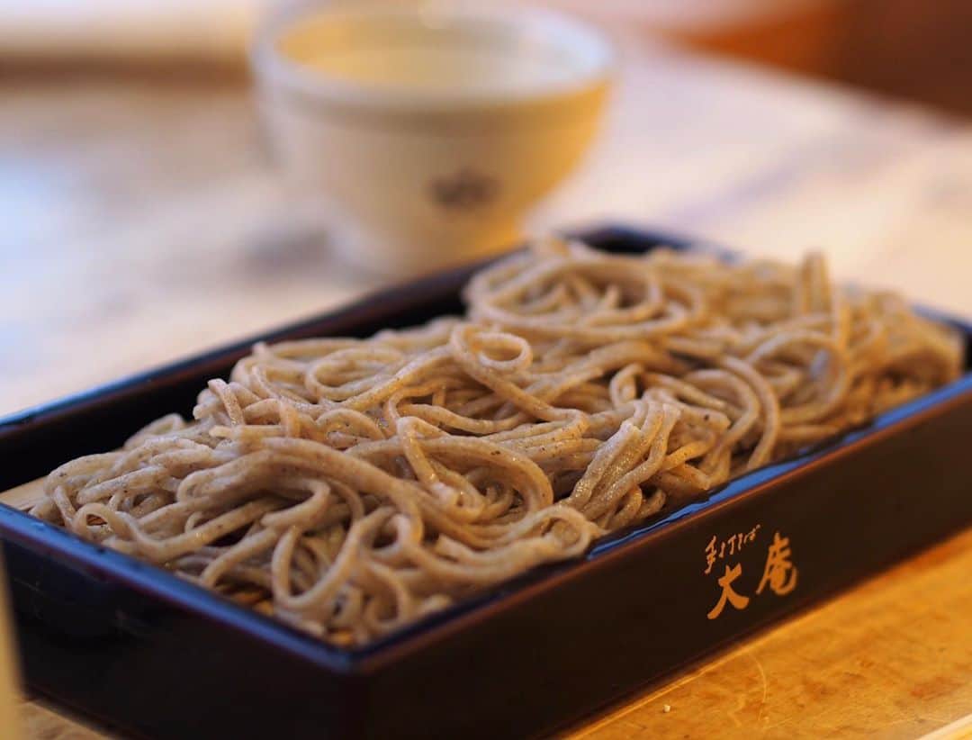 AO のインスタグラム：「久々に美味しいお蕎麦食べれた😭 新宿の駅前の大庵てところです✨ fansにも載せたから見てね〜 #蕎麦#蕎麦屋#大庵」