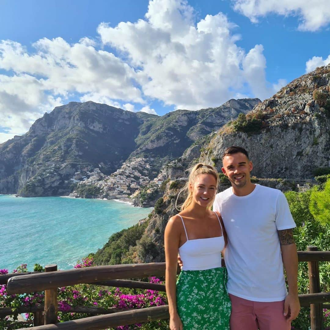 ガブリエル・アドコックさんのインスタグラム写真 - (ガブリエル・アドコックInstagram)「Feeling very lucky to be celebrating my 30th in Amalfi with chris who’s made a dream happen! 💖So far we have visited Sorrento Amalfi and Ravello 💚Its natural beauty is unreal and the food.... Mama Mia 👌🏻🤤🍝🇮🇹 #positano #villamary #30thbirthdaycelebrations #grateful @villamary_positano #amalficoast」9月28日 22時07分 - gabbyadcock1