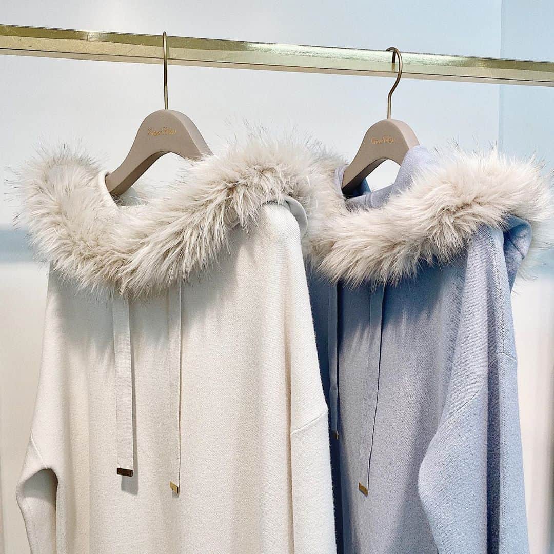 のインスタグラム：「. 冬に纏うペールトーン しかもニットワンピースだなんて 最強すぎる🥺💘  #graceclass #newarrival」