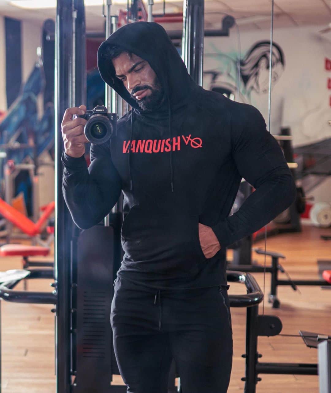 Sergi Constanceさんのインスタグラム写真 - (Sergi ConstanceInstagram)「Have you checked the latest @vqfit Triumph tracksuits??  . You will love the fitting & colors Tap link @vqfit bio to explore the collection👌」9月28日 22時26分 - sergiconstance