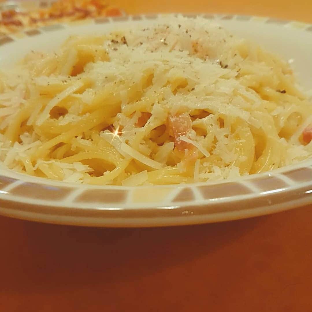 西原愛香のインスタグラム：「#yummy😋😋#サイゼリヤ #安くて美味しい」
