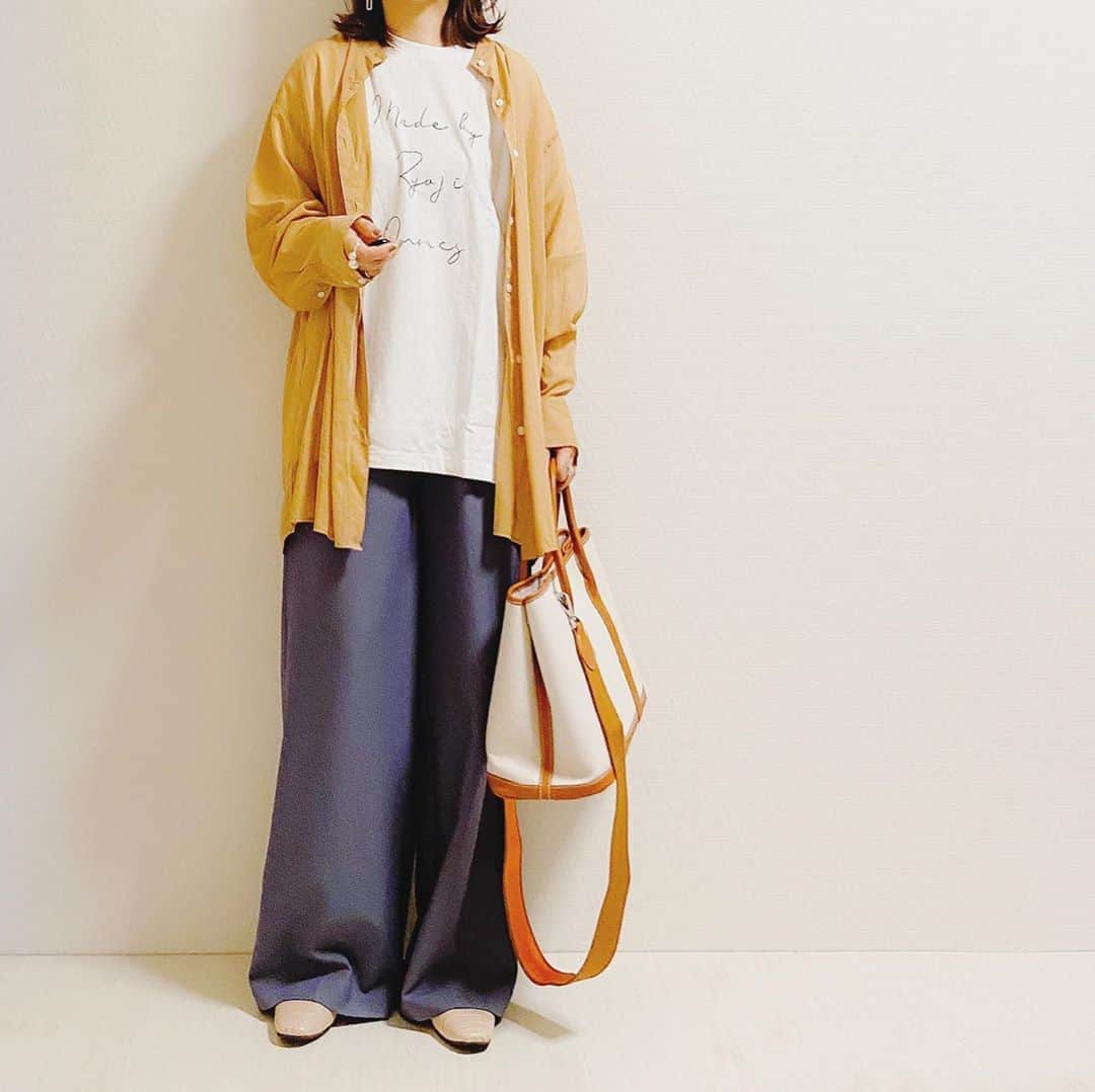 aiaiのインスタグラム：「UNIQLOのシアーシャツ  #シアーシャツ  #シアーバンドカラーシャツ   コーデの詳細はブログに書いています  𖤐𖤐𖤐𖤐  #fashion#outfit#style#coordinate#instagood#ootd#pic#instapic#コーデ#コーディネート#スタイリング#プチプラコーデ#本日のコーデ#大人カジュアル#プチプラ  #カジュアル #アラフォー #アラフォーコーデ #アラフォーファッション#uniqlo #ユニクロ #ユニクロコーデ #ユニジョ #シャツコーデ#uniqlou  #秋コーデ #秋冬コーデ」