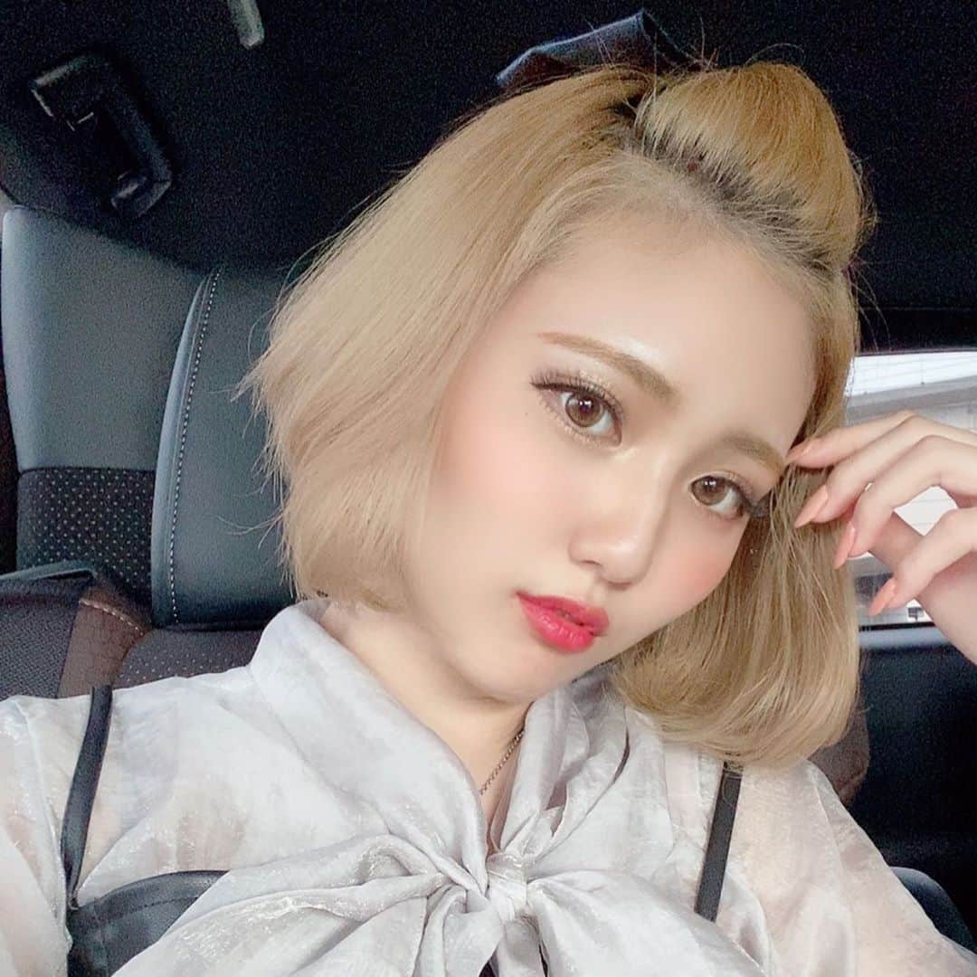 守田美咲のインスタグラム：「金髪オサラバする🥺💓 どんな髪色にしようかなぁ🧚🏼‍♀️✨」