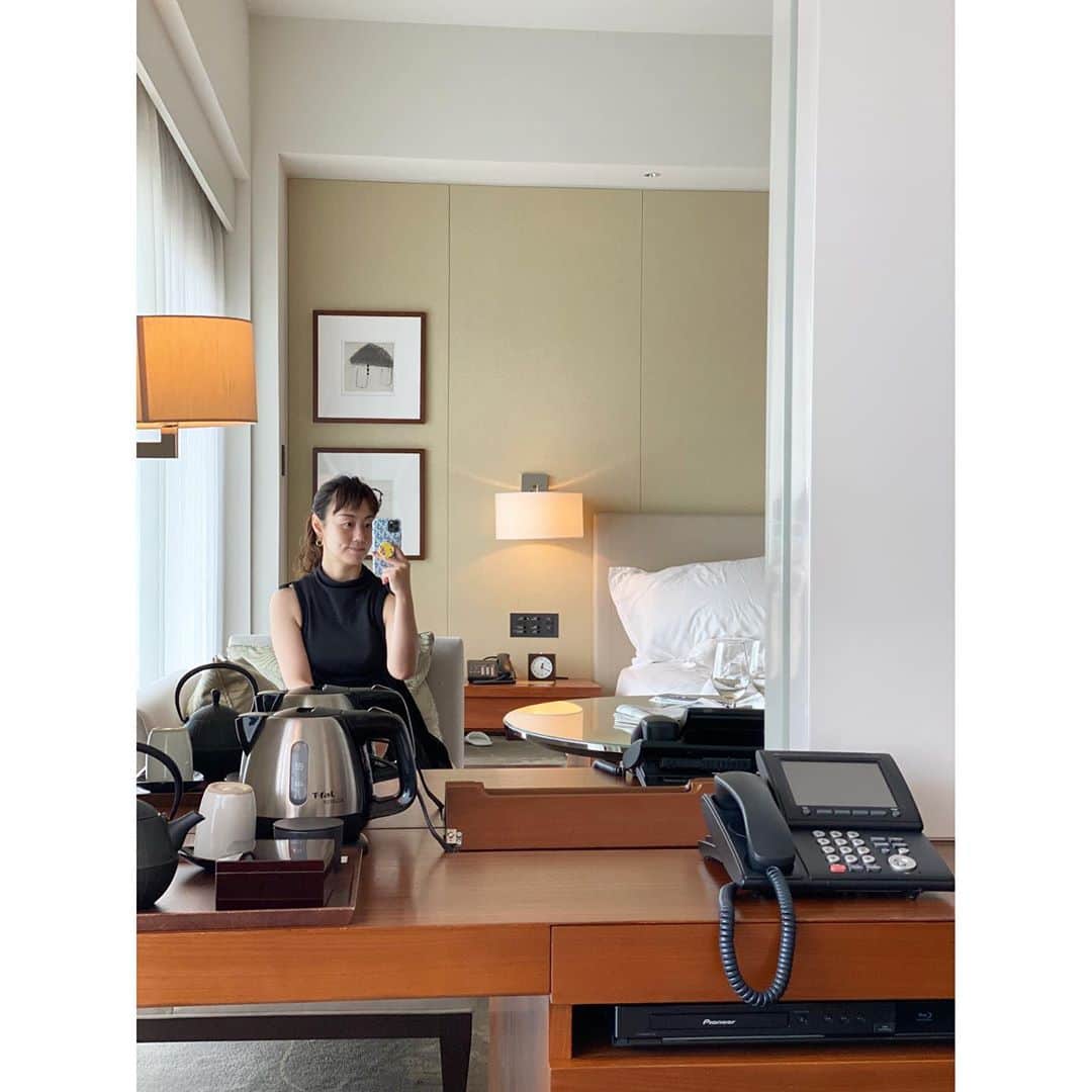 新井麻希さんのインスタグラム写真 - (新井麻希Instagram)「* 2020年の夏の思い出。 * 思いっきり働いて、いっぱい食べて飲んで、楽しく遊んだ！ * また頑張って、泊まりたいなー。 * #palacehoteltokyo  #パレスホテル東京」9月28日 23時10分 - makiarai58