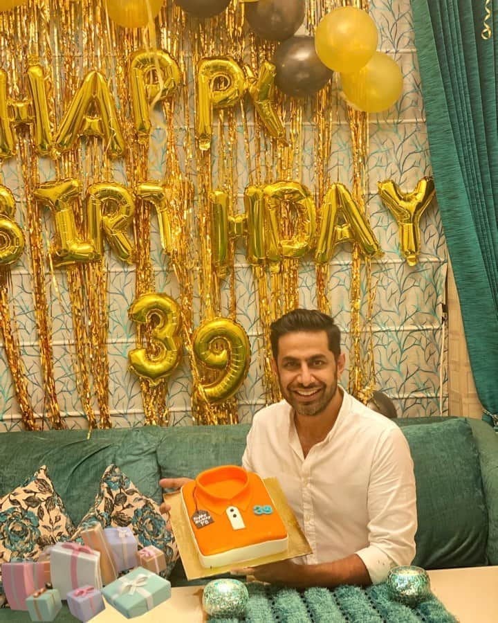 Praveen Bhatのインスタグラム