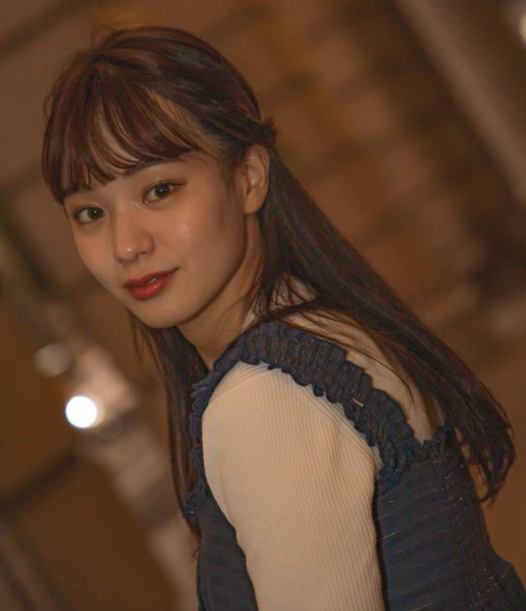 山田千加さんのインスタグラム写真 - (山田千加Instagram)「こんばんは⏳  今日から少しずつ対面授業が始まりました！ 校舎に人は少なくて、以前は学生で溢れ返っていたのが 少し懐かしいです(( *´꒳`*))💭  写真は旧居留地での📸🌿 ルミナリエでよく訪れていたのですが、 この時期は初めてでした！ また違った雰囲気でとてもお洒落です✨  本日も投票よろしくお願いします🐈𓂃  #ミスキャンパス同志社2020 #ミス同志社 #ミスコン #被写体モデル #被写体 #ポートレート #ポートレート撮影 #作品撮り#関西写真部share #異人館 #神戸 #旧居留地 #旧市街 ‪#神戸旧居留地‬ #kobe」9月28日 23時32分 - misscd2020_yc02