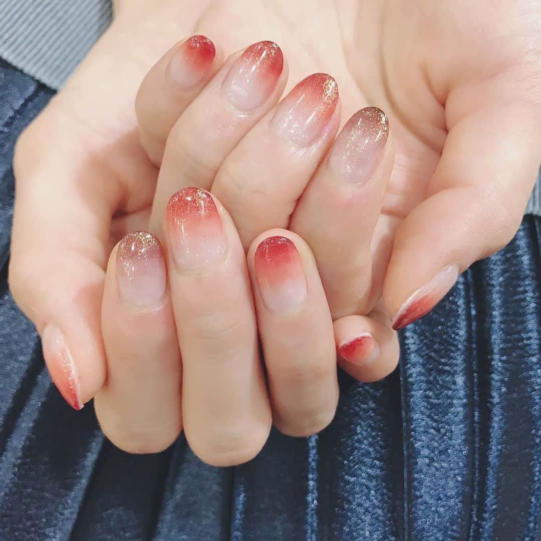 なかやまちえこのインスタグラム：「秋色グラデーション🍂⠀ ⠀ きまぐれキャットピグメント  5502チャールズ、0004テリー、6002シビル、6510アーノルド @kimagure_cat_whim  #nail #nails #nailart #ネイル #美甲 #ネイルアート  #japanesenailart #manucure #japanesenails #manicurist #gelnails #أظافر #네일아트 #미용 #vẽmóng #ngườiđẹp  #เพ้นท์เล็บ #искусствоногтя #artedeuñas #เพ้นท์เล็บเจล #ジェルネイルデザイン #ネイルデザイン #senikuku #nagelkunst #グラデーションネイル #ombrenails #秋ネイル #autumnnail #佐藤優樹 ちゃん」