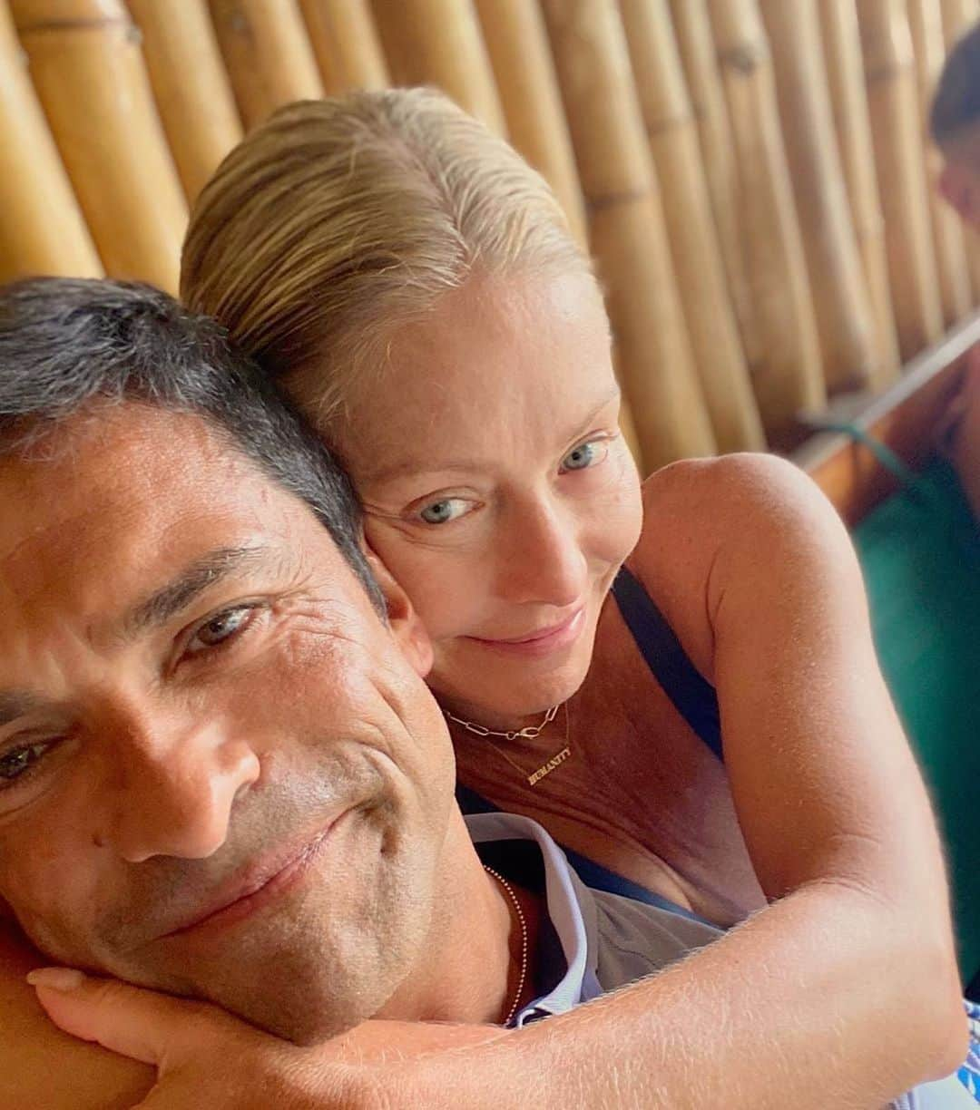 People Magazineさんのインスタグラム写真 - (People MagazineInstagram)「Mark Consuelos posted a sweet tribute to Kelly Ripa, counting down the days until the two are reunited: "1 month down...3 to go....missing my home team." ❤️ #Regram @instasuelos」9月28日 23時47分 - people