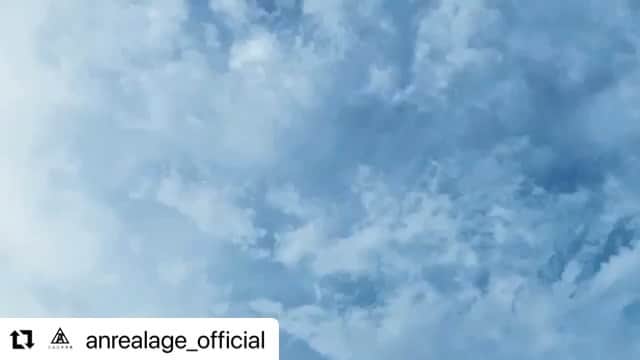 田中裕介のインスタグラム：「#Repost @anrealage_official with @make_repost ・・・ 13回目のパリコレクションがはじまります。  ANREALAGE Spring-Summer 2021 COLLECTION  “HOME”  2020.09.29(TUE)  at Asagiri Nature Park at the foot of Mt.Fuji. 富士山麓 朝霧自然公園  コレクション映像配信 ［パリ時間］ 2020年9月29日（火）13:30 ［日本時間］ 2020年9月29日（火）20:30 バックステージ映像配信 ［パリ時間］ 2020年9月29日（火）13:45 ［日本時間］ 2020年9月29日（火）20:45  (配信URL) PARIS FASHION WEEK ONLINE https://fhcm.paris/fr/paris-fashion-week-fr/  ANREALAGE OFFICIAL ONLINE https://www.anrealage.com  (PRESS) PR Consulting Paris  (SHOWROOM) Tomorrow  (STAFF CREDIT) SHOW DIRECTION:金子繁孝(金子繁孝事務所) FILM DIRECTOR:鯨井智行(NION） FILM CREATIVE DIRECTOR:田中裕介(CAVIAR） SOUND DIRECTION:山口一郎(サカナクション/NF)青山翔太郎(NF) OPENING MODEL:平手友梨奈 HEAD ARCHTECTURE:隈研吾 STYLIST:TEPPEI HAIR&MAKE:計良宏文(資生堂)  #AnrealageSS21#ParisFashionWeek#PFW2021SS #YurinaHirate#Sakanaction#KengoKuma#Home」