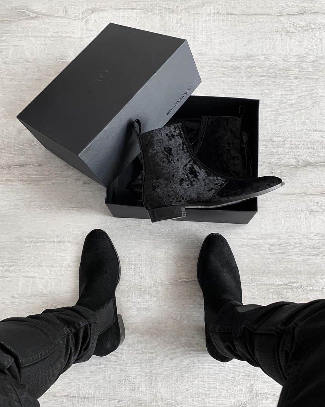 Men's Fashion Postさんのインスタグラム写真 - (Men's Fashion PostInstagram)「The Onyx Reggio Velvet Boots @orolosangeles Now Available on @orolosangeles Limited Online Stock @orolosangeles  www.orolosangeles.com」9月29日 0時01分 - mensfashionpost