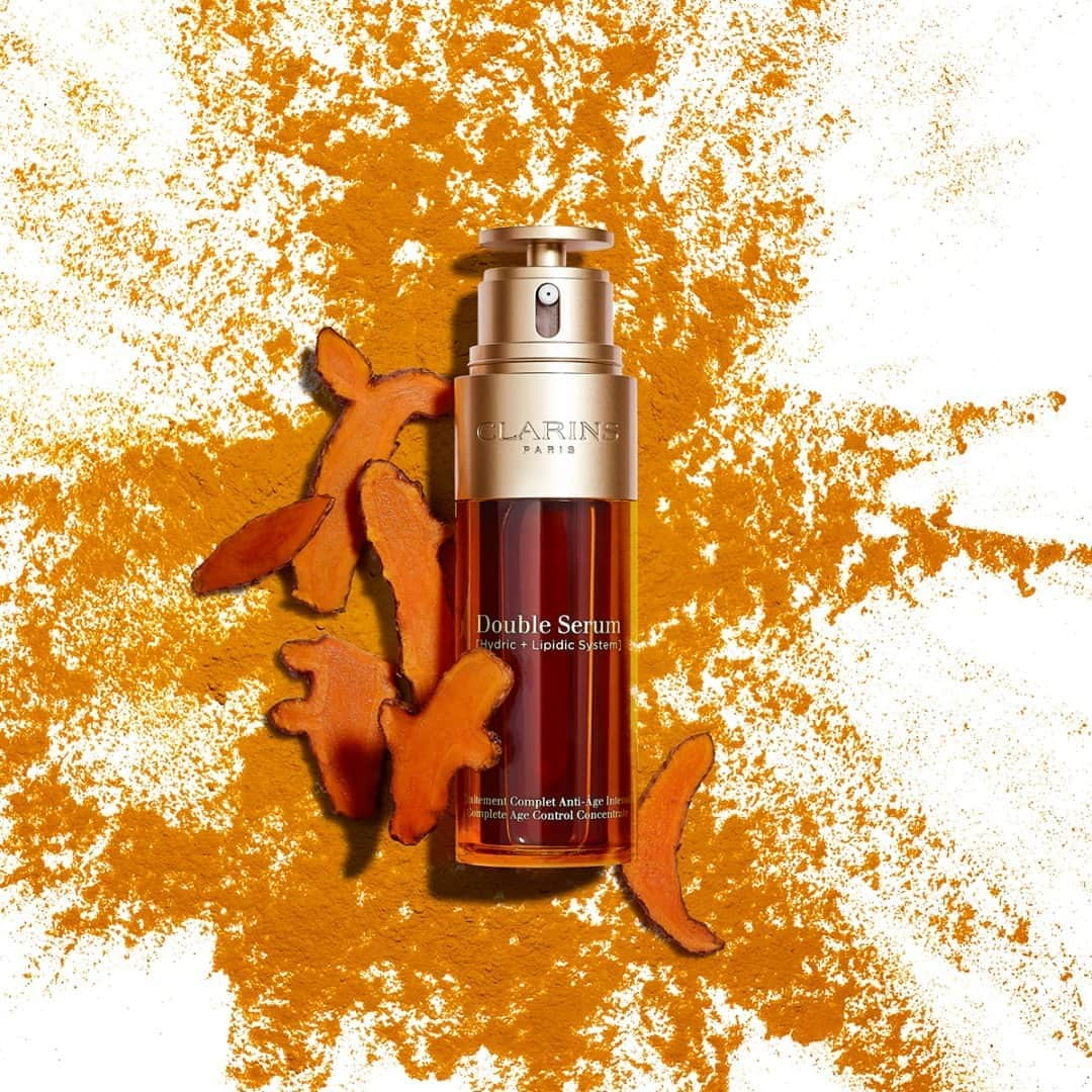 ClarinsUKさんのインスタグラム写真 - (ClarinsUKInstagram)「There are so many reasons to love Turmeric in our Double Serum! 🧡 It’s anti-inflammatory, combats scarring, excess oil and signs of ageing - no wonder it’s been used in medicine and skincare for over 5000 years. We’ve harnessed its power for our Double Serum, to give you healthy, glowing skin that defies age.  Have you added our Double Serum to your skin care routine? ✨  #Clarins #DoubleSerum #Skincare #AntiAgeing #Turmeric」9月29日 0時01分 - clarinsuk