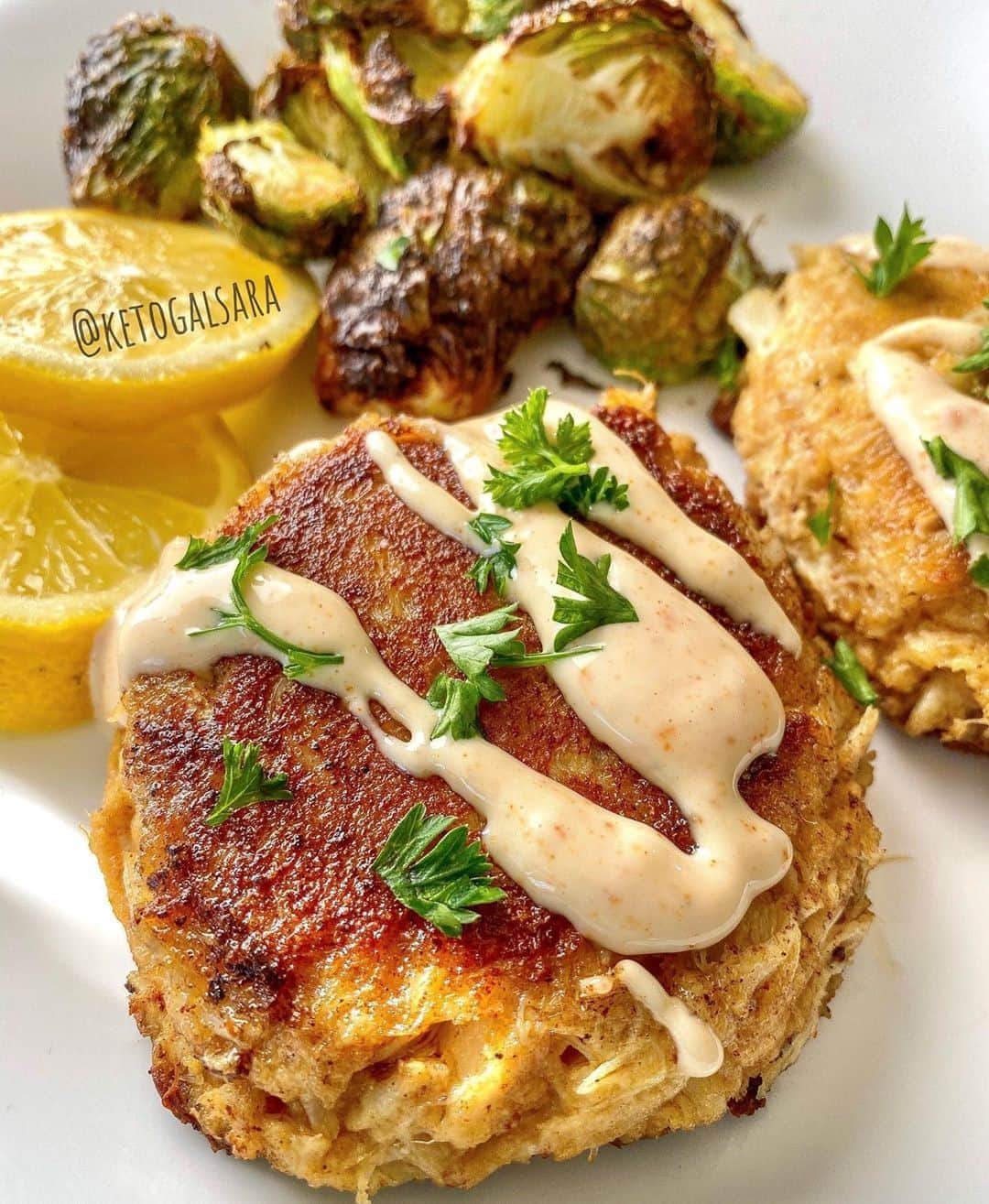 Flavorgod Seasoningsさんのインスタグラム写真 - (Flavorgod SeasoningsInstagram)「🦀Who likes crab cakes??? 🙋🏻‍♀️ Seasoned with FlavorGod Cajun Lovers Seasoning(Perfect for Fish)⁠ -⁠ Recipe by @ketogalsara⁠ -⁠ KETO friendly flavors available here ⬇️⁠ Click link in the bio -> @flavorgod⁠ www.flavorgod.com⁠ -⁠ Low carb crab cakes:⁠ 🦀 8 Oz premium lump crab⁠ 🦀 1 tbs Mayo⁠ 🦀1/2 cup @porkkinggood unseasoned pork crumbs⁠ 🦀 1 tsp Worcestershire sauce⁠ 🦀1 tsp Lemon juice⁠ 🦀1/2 tsp Cajun lovers seasoning⁠ 🦀1 large egg⁠ 🦀1 tbs spicy brown mustard⁠ .⁠ .⁠ 🦀Combine all the above ingredients.⁠ 🦀Form 4 crab cakes⁠ 🦀pan fry in a hot cast iron skillet with butter for about 4 minutes on each side depending on how thick you made them.⁠ .⁠ 🦀Top with fresh chopped parsley and a homemade Cajun remoulade sauce. I made this to taste. (Mayo, hot sauce, Cajun seasoning, lemon juice and horseradish)⁠ -⁠ Flavor God Seasonings are:⁠ ✅ZERO CALORIES PER SERVING⁠ ✅MADE FRESH⁠ ✅MADE LOCALLY IN US⁠ ✅FREE GIFTS AT CHECKOUT⁠ ✅GLUTEN FREE⁠ ✅#PALEO & #KETO FRIENDLY⁠ -⁠ #food #foodie #flavorgod #seasonings #glutenfree #mealprep #seasonings #breakfast #lunch #dinner #yummy #delicious #foodporn」9月29日 10時01分 - flavorgod