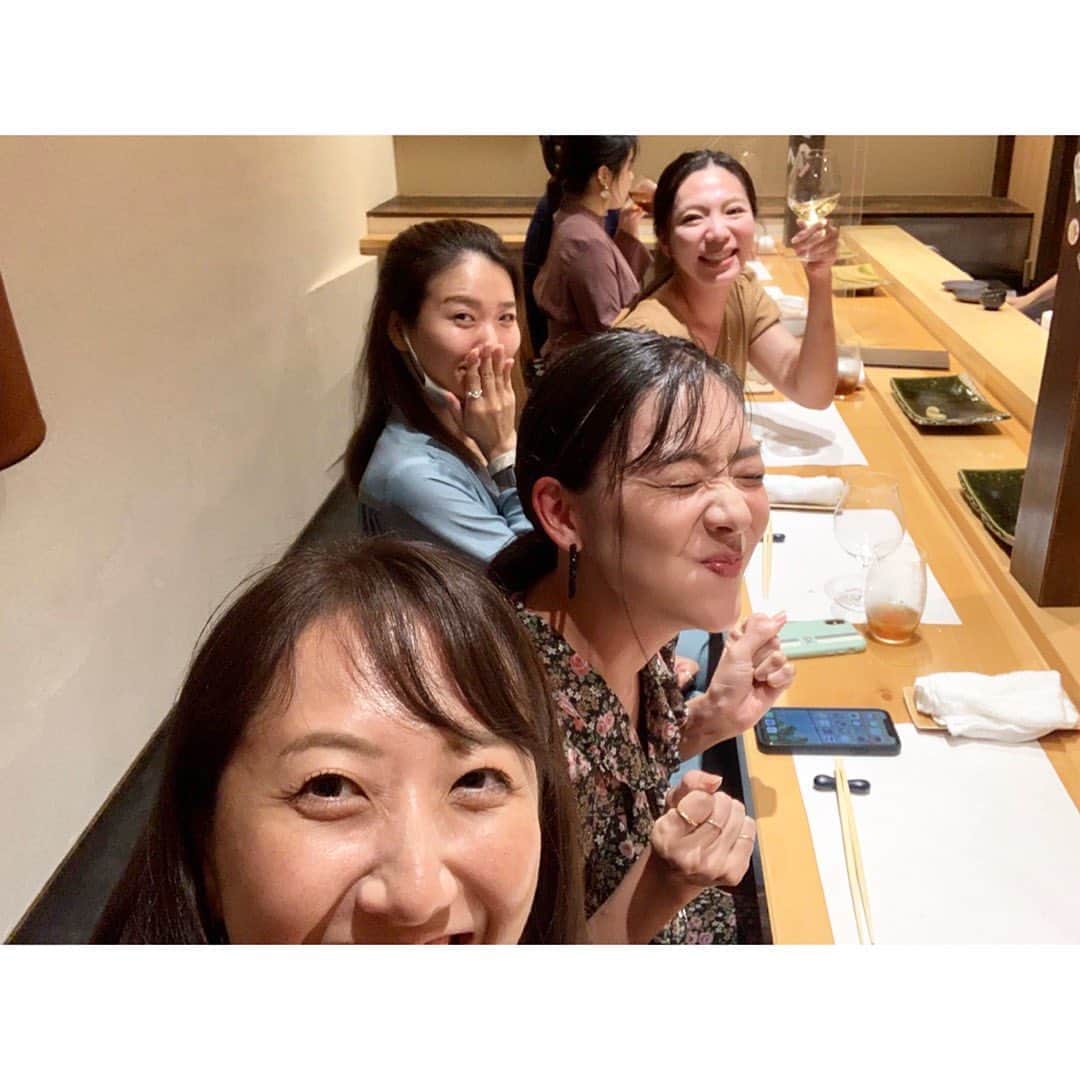 中田奈沙さんのインスタグラム写真 - (中田奈沙Instagram)「Kanazawa night with @es_miaaaao @sakiko @mihomjm  到着日から、ずっと笑ってずっと食べてた私達🤣 とにかく金沢はなんでもおいしいしコスパが💯すぎる。  #奈沙旅in金沢  #kanazawa #ishikawa #friends #me #dinner #gourmettrip #trip #instatrip #lol #funny #yummy #yum #dinner #gourmet #金沢 #金沢グルメ #グルメ旅 #爆笑 #中田奈沙 #仲良し #女子旅 #石川 #感動 #激ウマ #もぐもぐタイム」9月29日 10時07分 - nasa_nakada