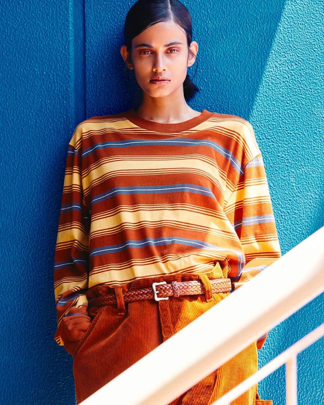 カーハートのインスタグラム：「Color Expression   Photo : Junpei Ishikawa Styling : Masahiro Hiramatsu Hair & Make-up : Chiya Nozaki Model : Urvashi Words :  Kota Engaku   KINFOLK JAPAN Fall Volume 30」