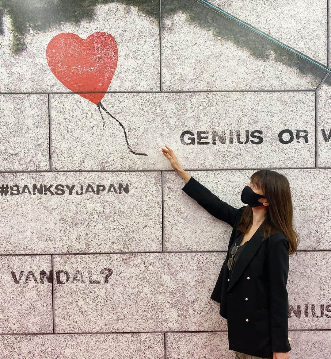 えれなさんのインスタグラム写真 - (えれなInstagram)「バンクシー展へ🎈  天才か反逆者か？  芸術の秋😉🍁  #banksy  #geniusorvandal  #バンクシー展  #えれな」9月29日 10時22分 - elena1982312