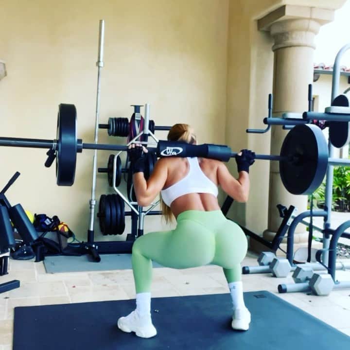 Julia Gilasのインスタグラム：「💪🏻 @fit_juliagilas」