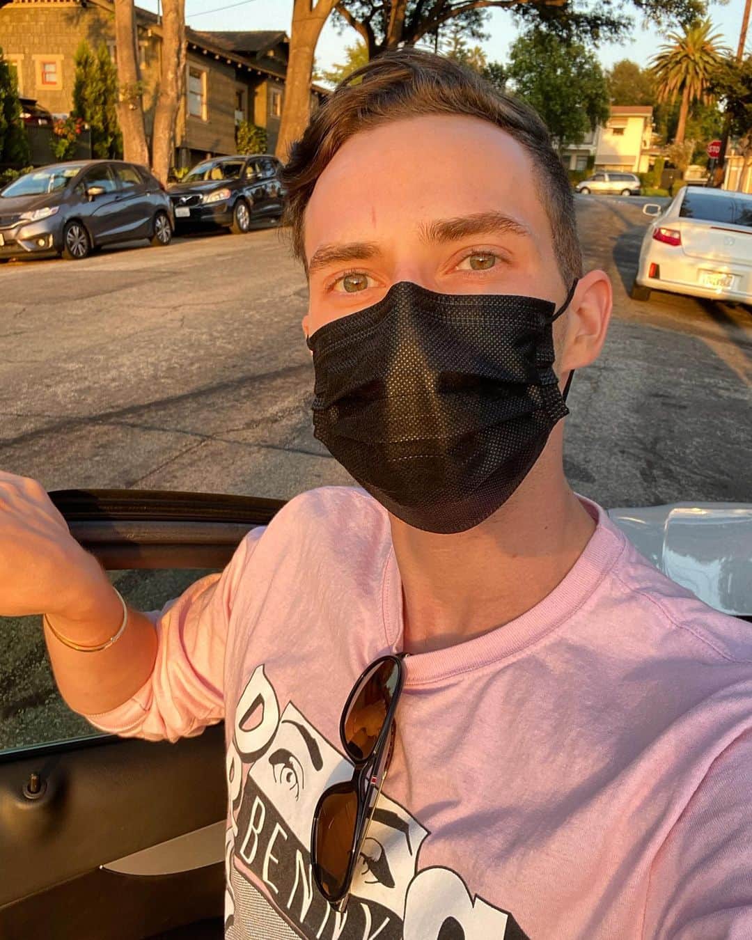 アダム・リッポンのインスタグラム：「Stopped traffic to take this picture」