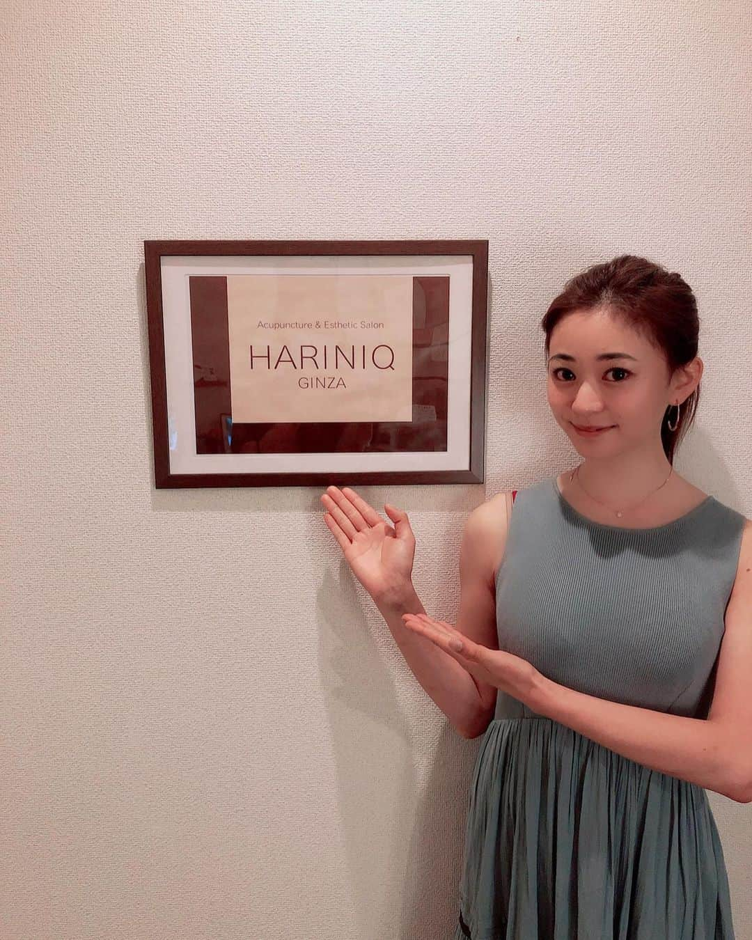 梶本成美さんのインスタグラム写真 - (梶本成美Instagram)「先日、ひっさしぶりに　@hariniq_ginza へ行ってきました😌✨  ハーブピーリング治療が導入されていて、ハーブピーリングは別でも受けたことがあって、その時かなり効果があったので、早速受けに行っちゃいました❤️✨ しかも！いつもの、美肌再生鍼×ハーブピーリングのセットコース🌿✨  . .  ハーブが浸透しやすいように、鍼で集中的に微細な傷をつけていき 血行を改善させていってくれるので、 効果は抜群❣️✨  気になっていたニキビ跡と薄くなってきました😌✨ . .  小顔にもなれるし、お肌ツルツルで本当におススメ😌❤️  . . #ハリニーク銀座 #HARINIQ銀座 #HARINIQ #東銀座 #銀座 #銀座美容鍼 #小顔 #ハーブピーリング #くすみ #透明感 #美容鍼灸サロン#美肌#美容#美白」9月29日 10時50分 - narumikajimoto