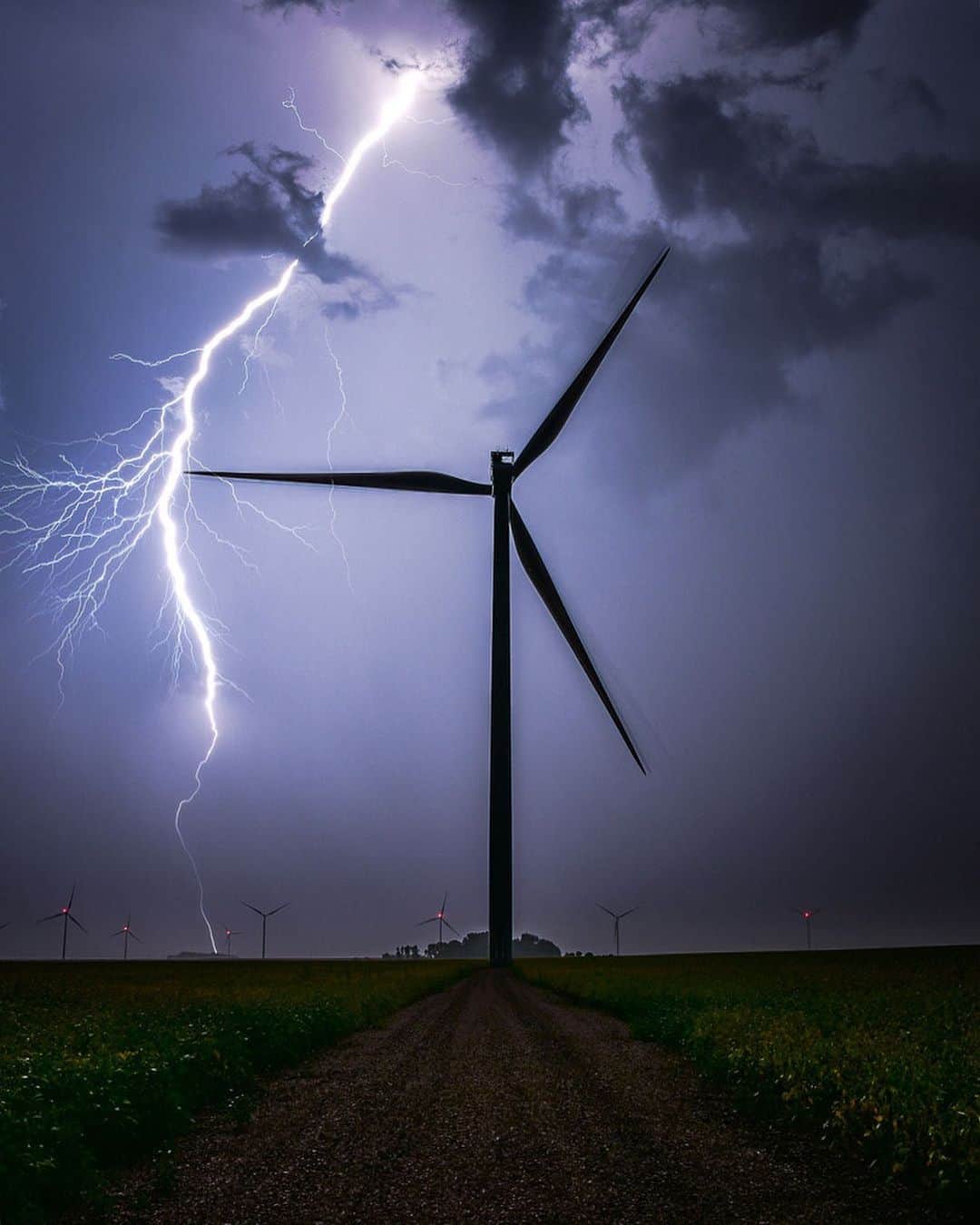 NikonUSAさんのインスタグラム写真 - (NikonUSAInstagram)「The boom and clap of thunder and  lightning strikes, fast-moving clouds and those first signs of sunlight: Not a problem for Nikon photographer @thedreadlocktraveler as he takes to remote areas in Kansas and Minnesota to photograph some of nature's best lightshows. ⛈⚡️🌥   “Once the storms start, it’s a constant struggle to find beautiful foregrounds along with staying safe and out of hail, extreme wind, excessive lightning or a tornado! The beauty of it all is that no two storms are alike. I know that the image I capture that day is something few will have been able to witness in person.”   Justin used the D750 for these shots.  Have you captured a storm rolling through? Share it with us using #NikonNoFilter.   #Nikon #NIKKOR #storm #stormphotography #weather #landscape #stormchaser #stormchasing #D750」9月29日 2時15分 - nikonusa