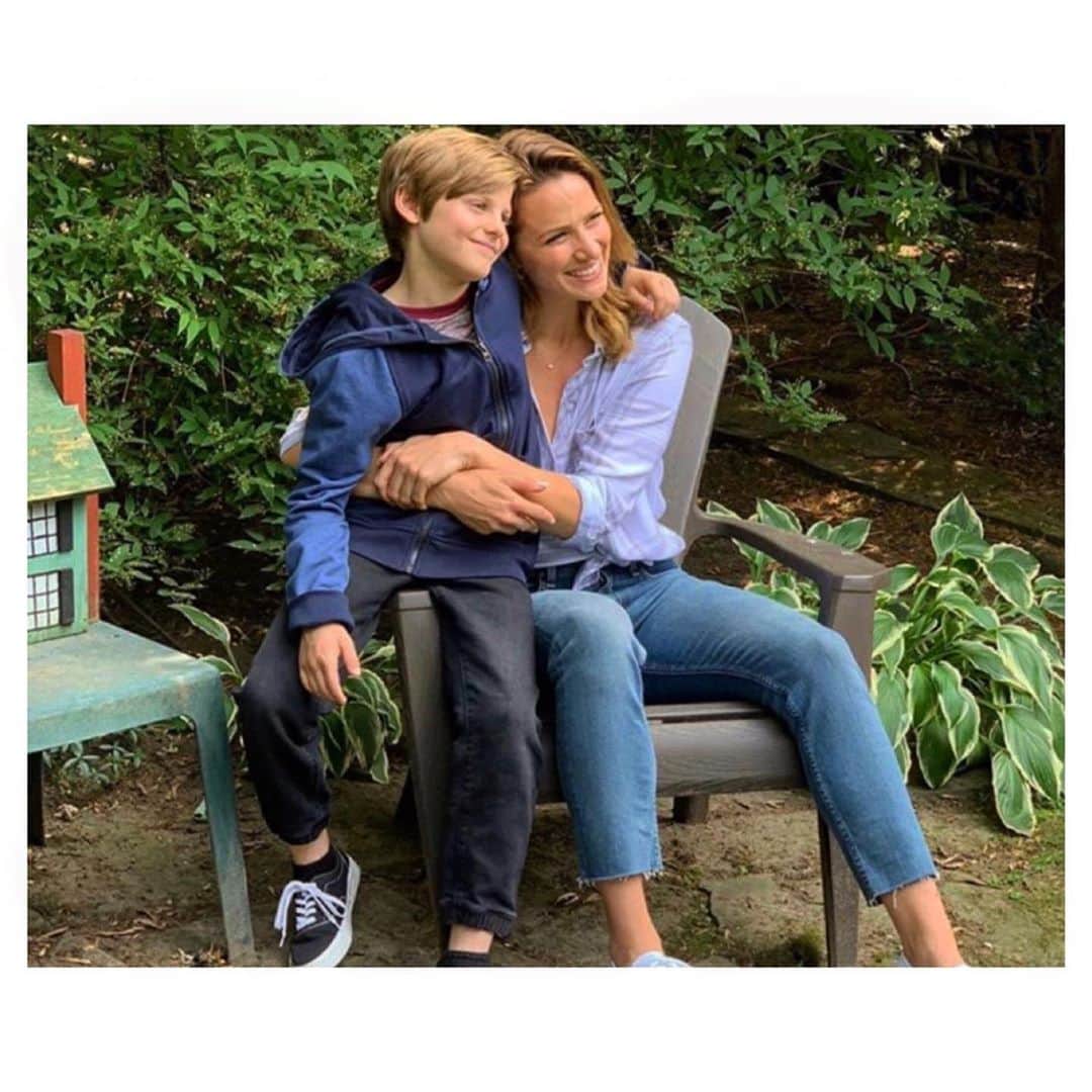 シャンテル・ヴァンサンテンのインスタグラム：「Becca and Ryan may be serious on screen but off screen is all fun and games! Thanks @cameroncrovetti for being the best kid a mom never asked for! #SupeSon Only 2 more episodes left of @theboystv !!」