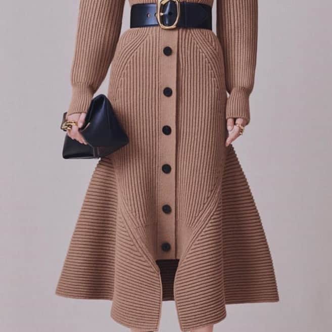 レクレルールのインスタグラム：「Alexander McQueen AW20 This versatile #camel knit cardigan-coat can be also worn as a dress...a must-have! Discover more on leclaireur.com  #Leclaireur #LeclaireurBoissy #conceptstore #AlexanderMcQueen #aw20 #engineeringknits」
