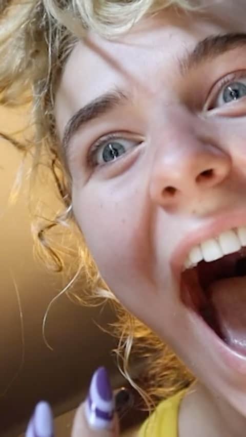マティー・ノイズのインスタグラム：「coffins, being left on read, understanding technology, there’s a lot of things i don’t typically share with the mass public, including my personality... but who rlly cares 🤷🏼‍♀️ not me」