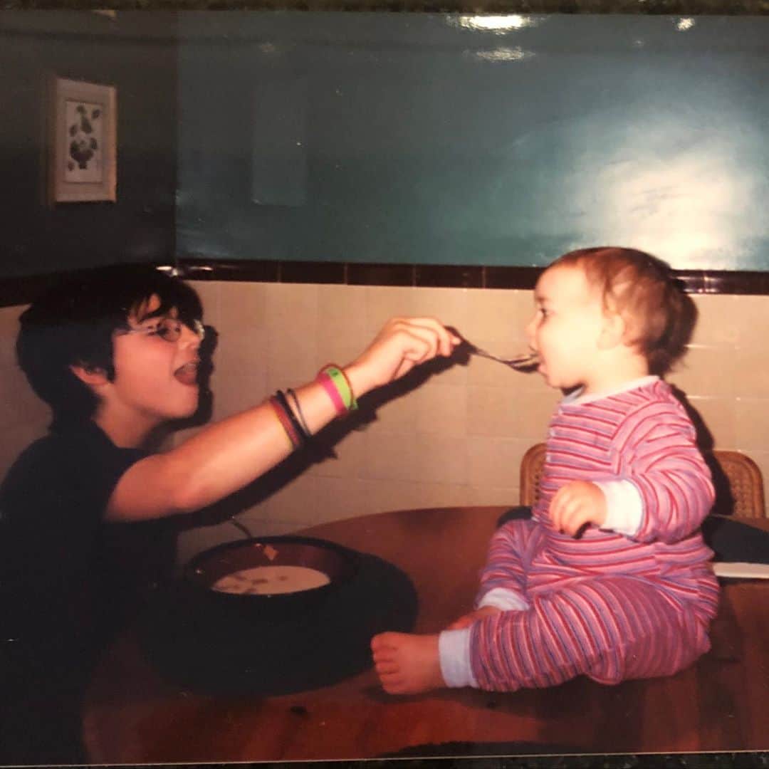 ジョー・ジョナスのインスタグラム：「Happy Birthday @franklinjonas so proud of the man you have become! Love you bro!」