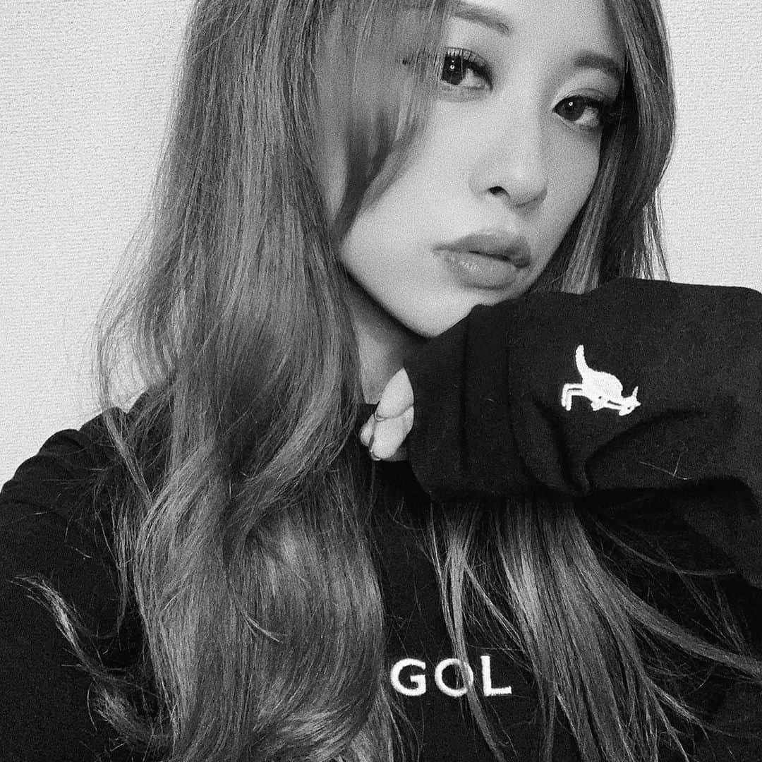 JESSY.Uのインスタグラム：「😎 いきてるよ🖤 なんなら元気だよ🖤 #selfie #restart #また更新しようかな #KANGOL #カンゴール」