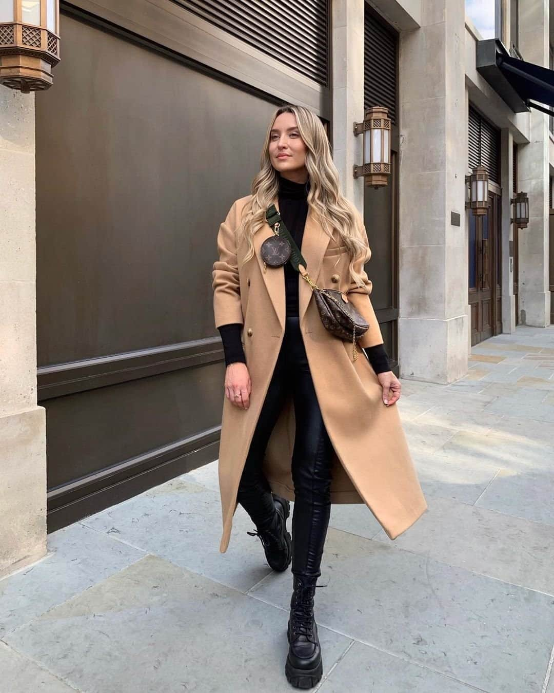 トップショップさんのインスタグラム写真 - (トップショップInstagram)「@freyakillin shows us how to wear the Autumn staple: the camel coat. #TopshopGirls #TopshopStyle Tap to shop or shop via the 🔗 in bio.」9月29日 4時00分 - topshop