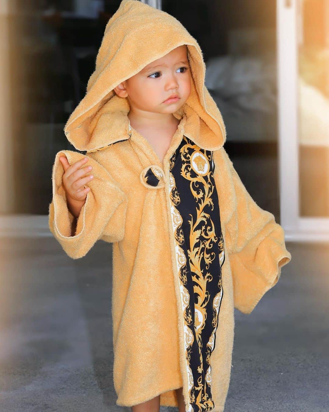 ジャクリーン・マッキネス・ウッドのインスタグラム：「My world #happynationalsonday !!! Thank you @punkyandme for the cutest robe ever!!!」