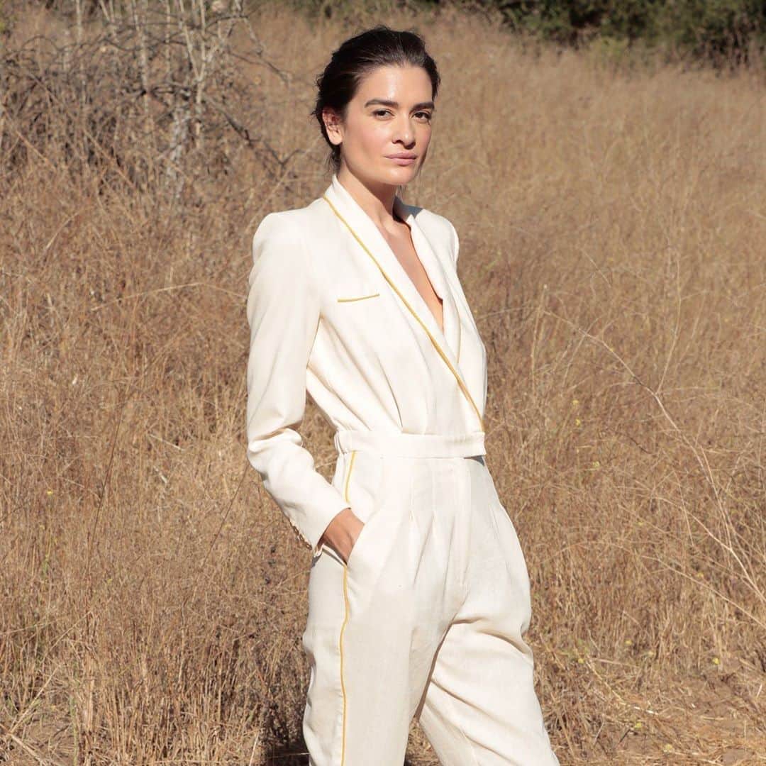 ハイディメリックのインスタグラム：「Monday just got a whole lot easier. Shop the Blazer Jumpsuit for an easy outfit, without sacrificing style.」